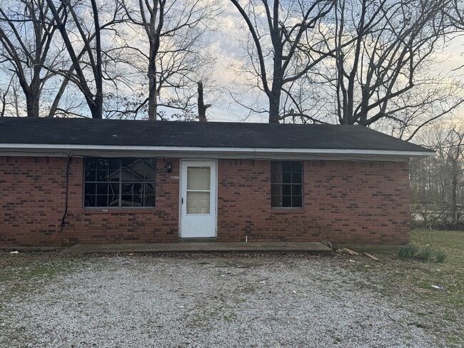 Building Photo - 1206 Rosewood Dr