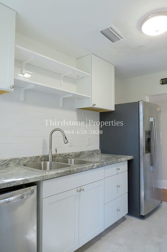 Photo - 4762 Colonial Ave