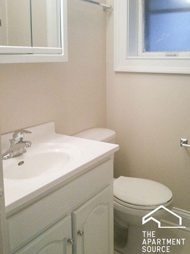 Photo - 432 W Surf St Unit 108