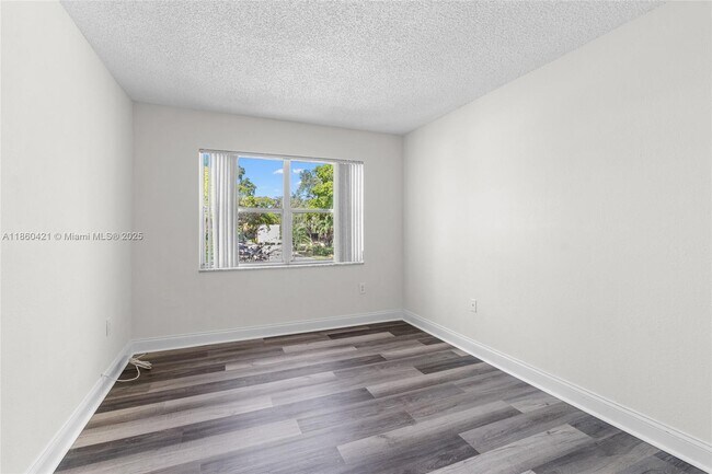 Photo - 4215 N University Dr Unit 203