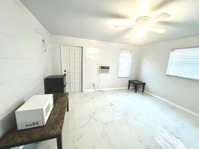 Photo - 5870 SW 20th St Unit B