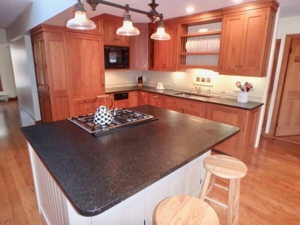 17 Otis Bassett Rd
