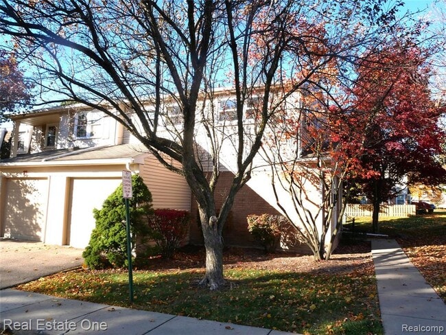 Building Photo - 5082 Buckingham Pl Dr