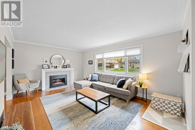 Photo - 2064 Neepawa Ave