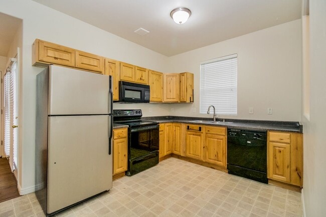 Building Photo - Coming Soon! 3 Bed/2.5 Bath in South Jordan Rental