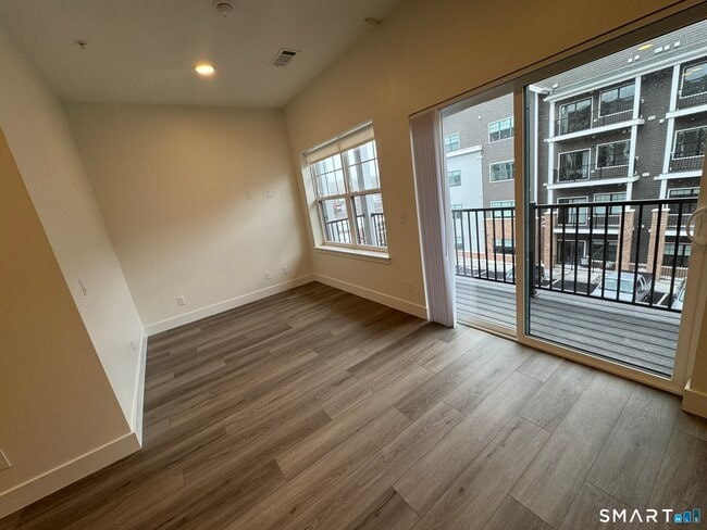 Photo - 414 Berlin Tpke Unidad 1102