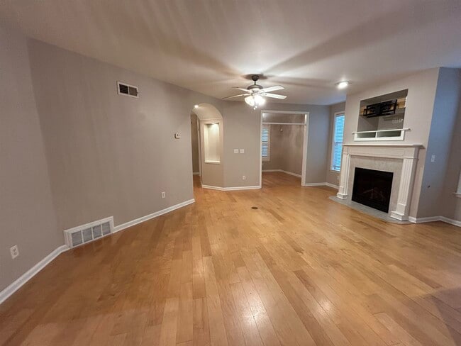 Photo - 1390 Island Town Dr