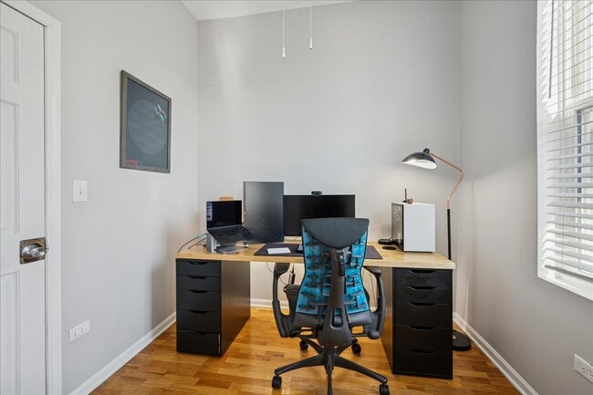 Photo - 3024 N Sawyer Ave Unit 2