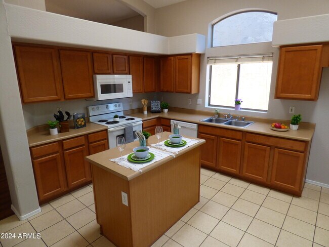 Photo - 10529 W Berkeley Rd