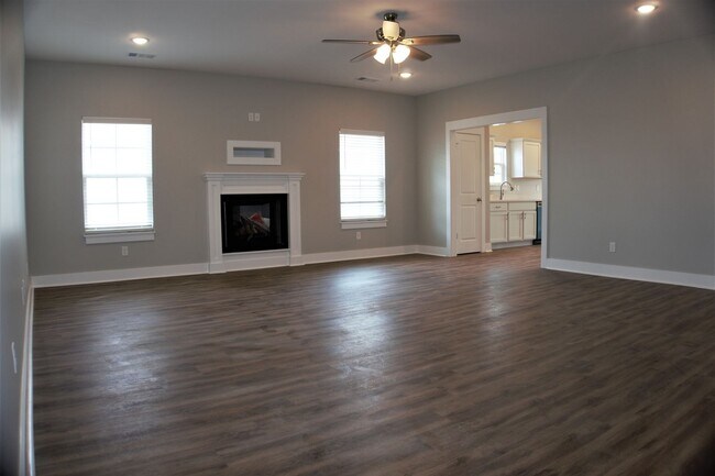 Photo - Beautiful 3 Bedroom, 2 Bath Craftsman-Styl...