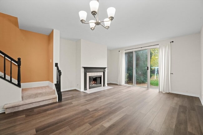 Photo - 2-Bedroom Townhouse in Waukegan - Gurnee School District
