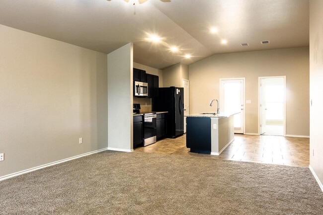 13809 Vernon Ave