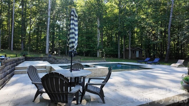 Photo - 410 Farm Branch Dr