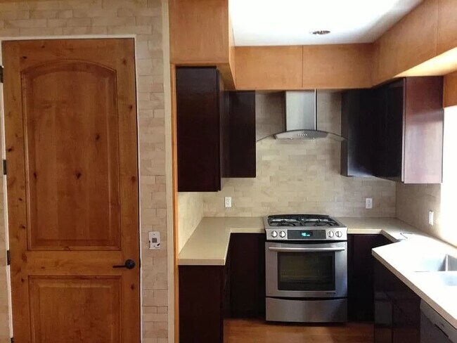 Photo - 1743 S Barrington Ave