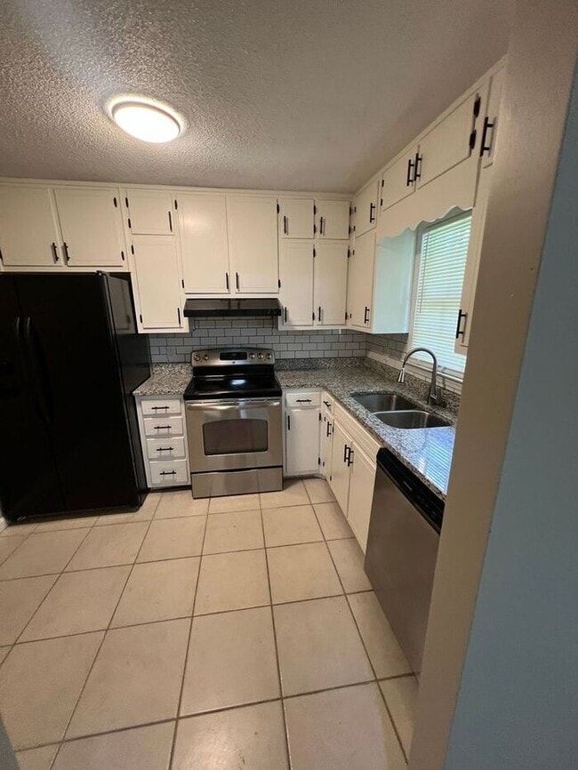 Photo - Cozy 2 bedroom 1 bath ranch duplex NOW AVAILABLE!