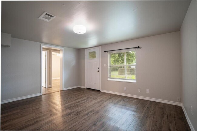 Photo - 408 San Saba St