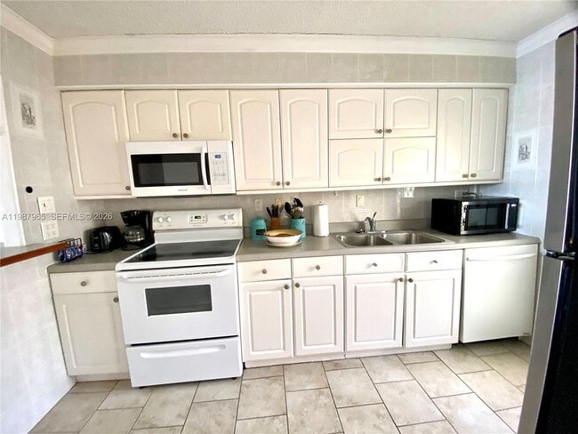 Photo - 400 Golden Isles Dr Unit 43