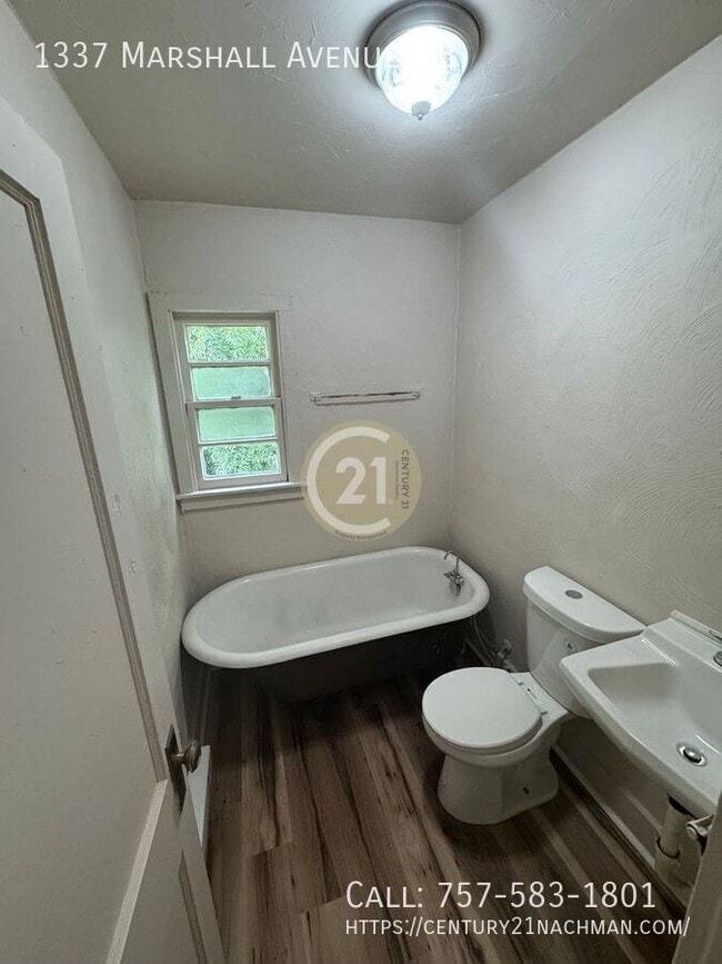 Photo - 1337 Marshall Ave Unidad B