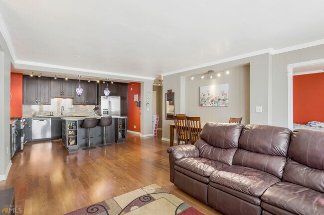 Photo - 620 Peachtree St NE Unidad APT 1604