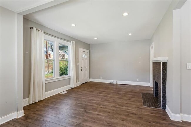 Photo - 1654 Westhaven Dr SW