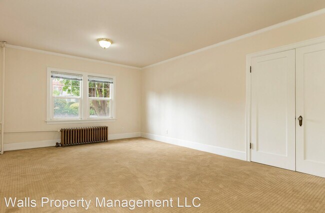 Photo - 6402 Phinney Ave N