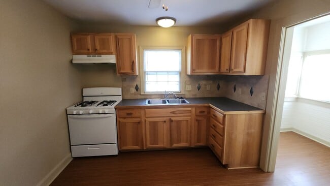 Photo - 1416 N Detroit Ave