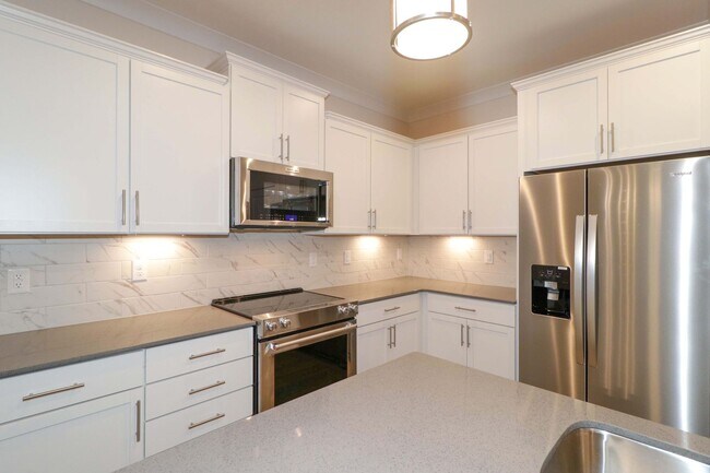 Photo - 2 Bedroom / 2.5 Bathroom Townhouse in Concord