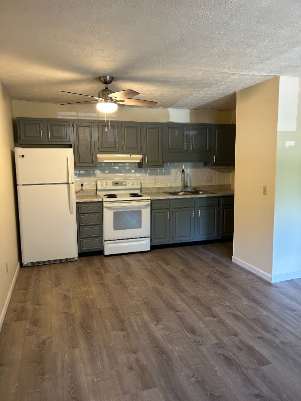 Photo - 300 Wood St Unidad E7