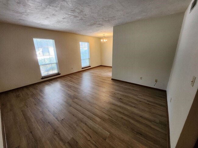 Photo - 2061 Rickards Rd