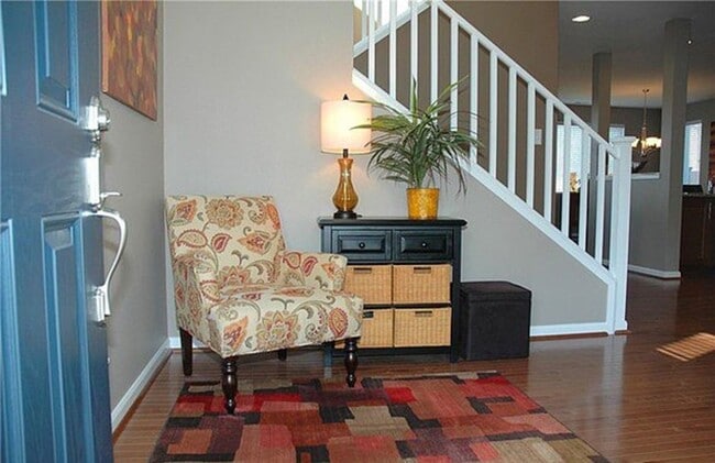 Photo - Exquisitely Beautiful Home with 3 bed and 2.5 Bath