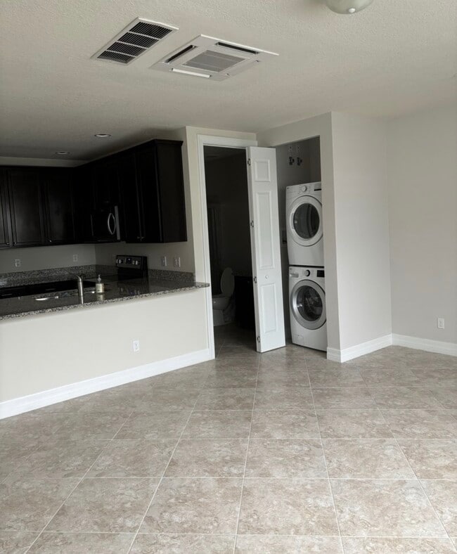 Photo - 3353 E Mallory Blvd