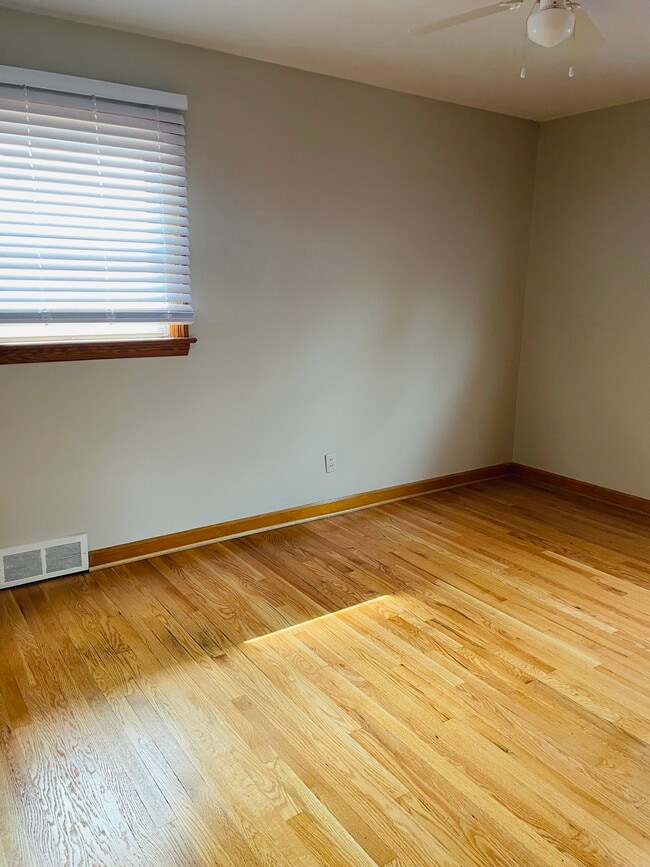 Dormitorio 2 - 405 Saint Christina Ln