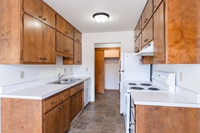 Apartamentos Carr en Fargo, Dakota del Norte | 11A | Cocina - Carr