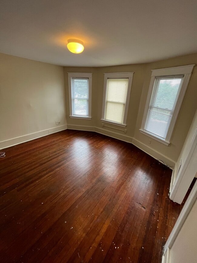 Photo - 137 Washington St Unit Apt 2