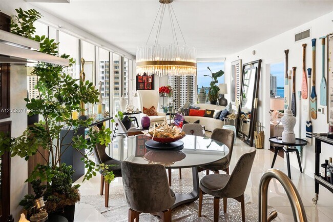 Photo - 495 Brickell Ave Unidad 1802