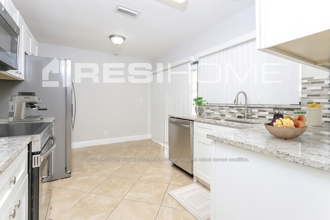 Photo - 9940 Spanish Isles Dr