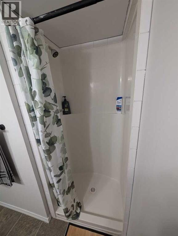 Photo - 1033 Elliot Rd S