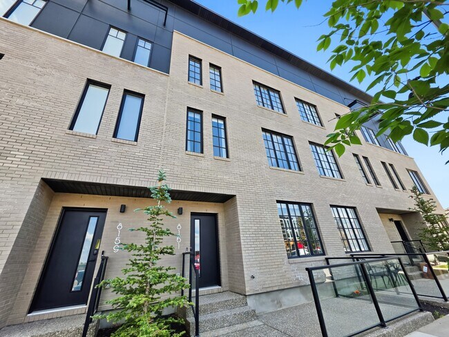 Photo - 8161-8168 8 Ave SW
