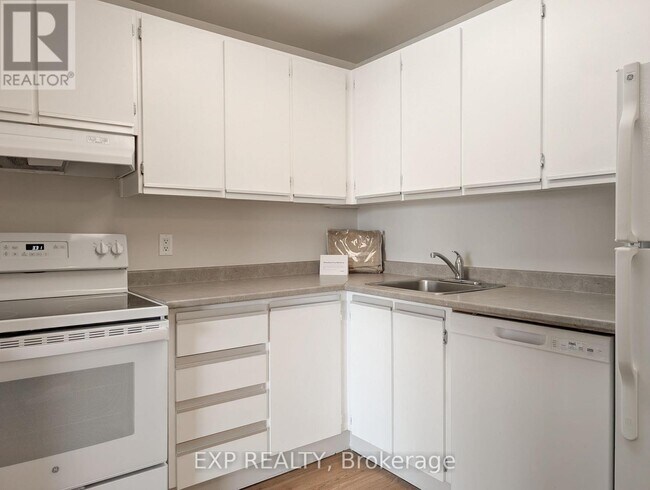 Photo - 1320 Richmond Rd Unité 320