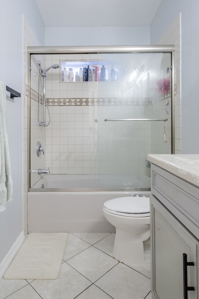 Photo - 5521 27th Ave Unidad 4