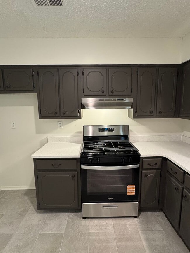 Photo - Renovated 2 Bedroom 1 Bath Home for Rent!
