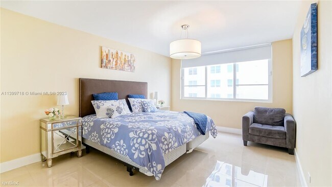 Photo - 2 br, 1 bath Condo - 5005 Collins Ave Apt 922 Unidad Apt 922