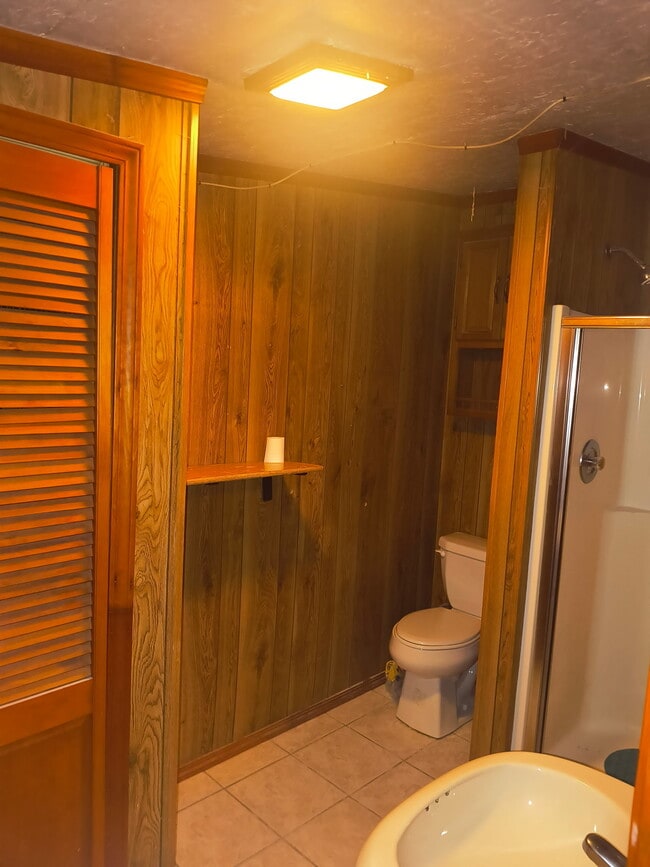 Photo - 619 W Bond St
