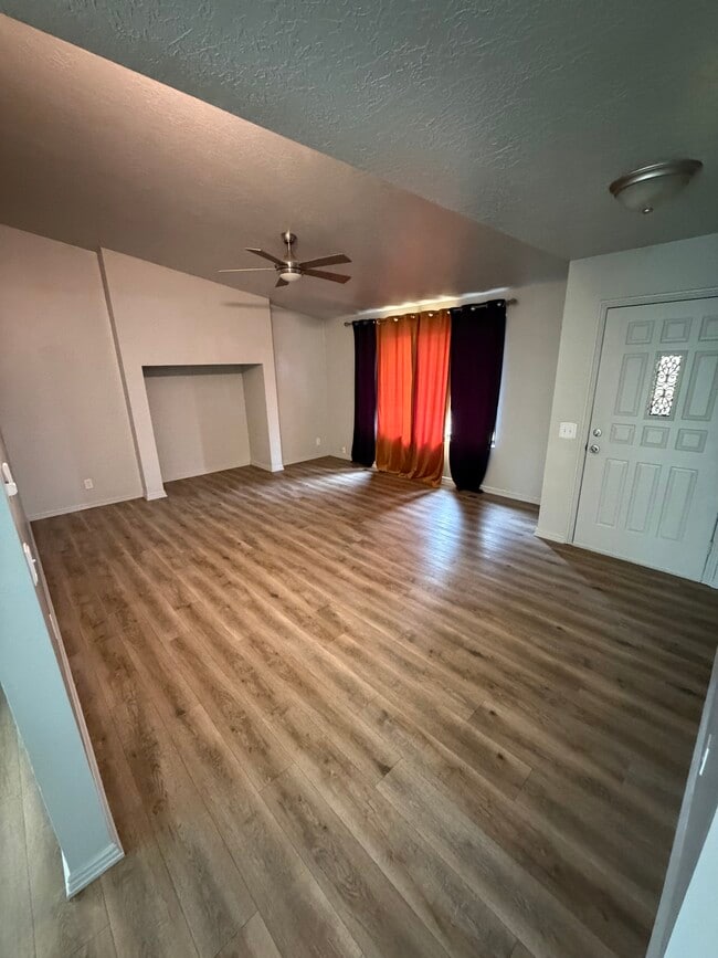 Photo - 2863 W 4375 S