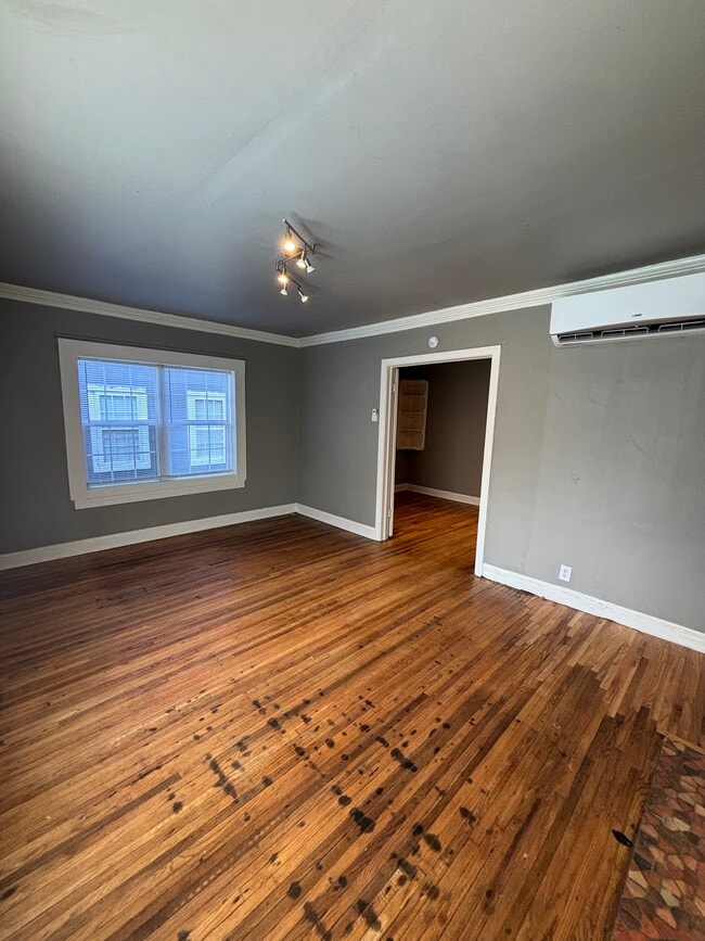 Photo - 807 N Columbia Pl