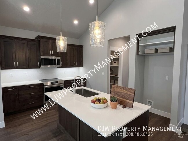 Photo - 300 E Mayfield Rd