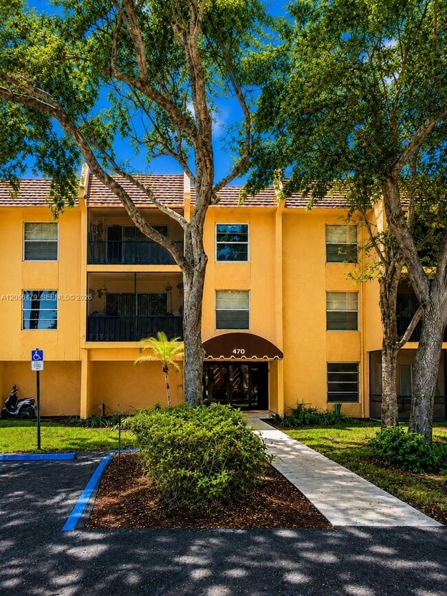 Building Photo - 470 NW 20th St Unit 1100