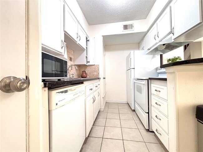 7407 Shadow Hill Dr