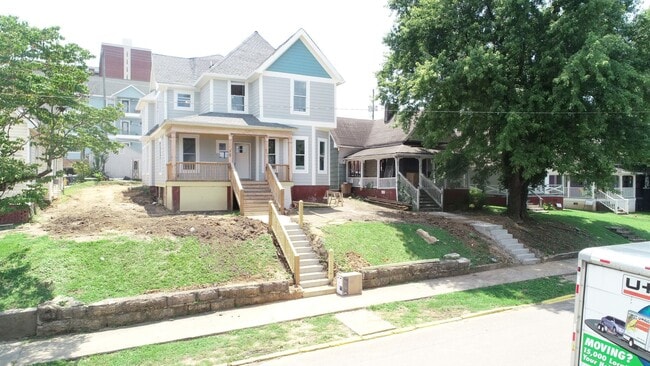 Photo - 4BR in Fort Sanders with Parking! | Walk t...
