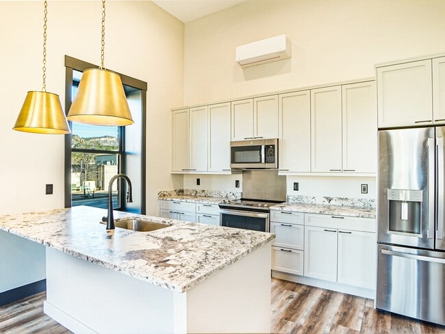 Photo - 120 W 9th St